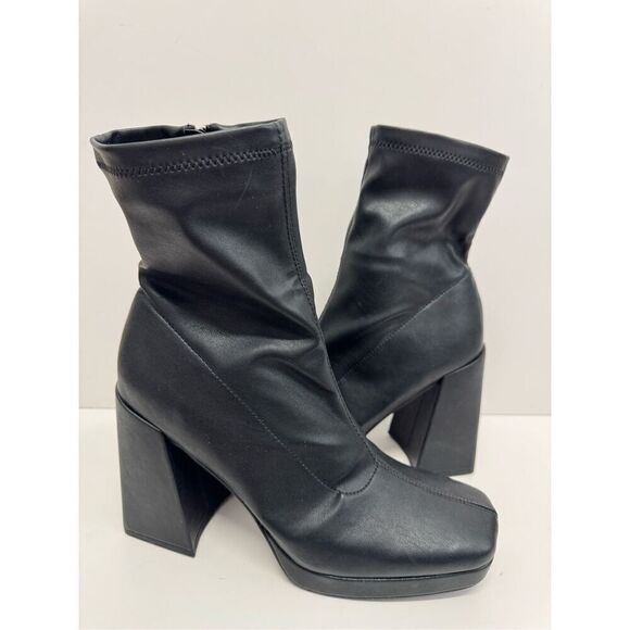Wild Pair Chunky Heel Platform Booties Black Size 9.5 Sock Like Fit Block Heel - Picture 4 of 9